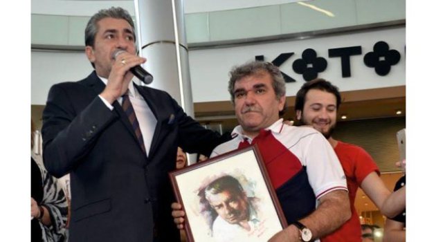 Erkan Petekkaya’ya portre süprizi