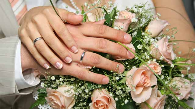 Mitingde tanıştılar, evlendiler