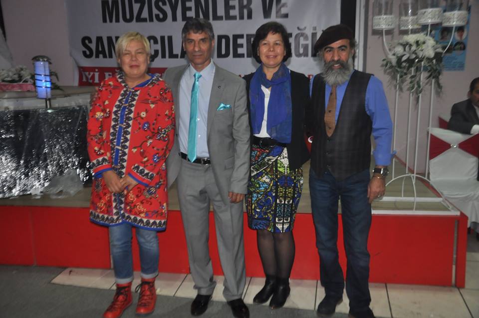 Dadaşlar türkülerle  coştu