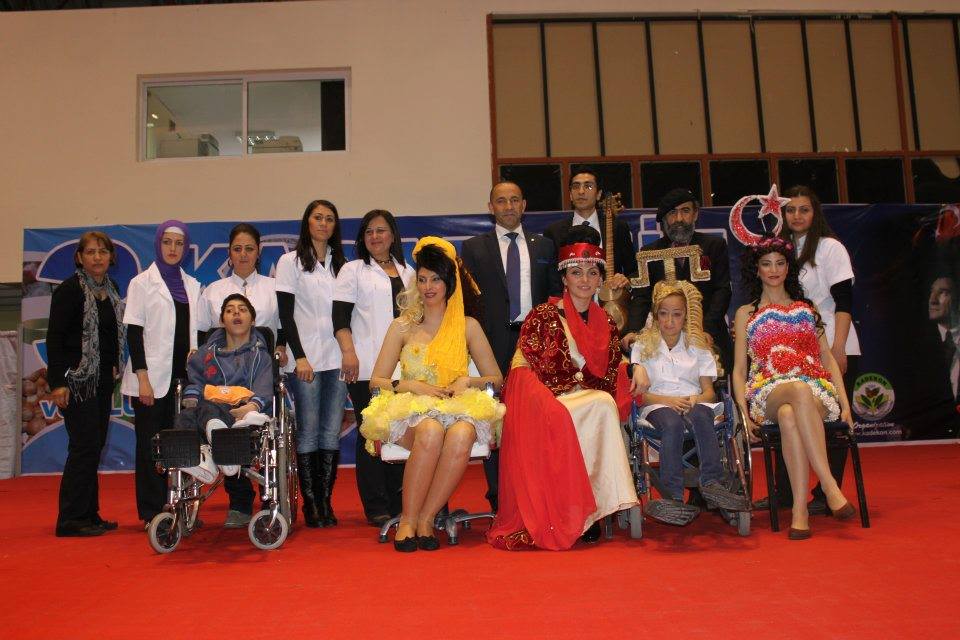 1463349_556873471064785_198457560_n