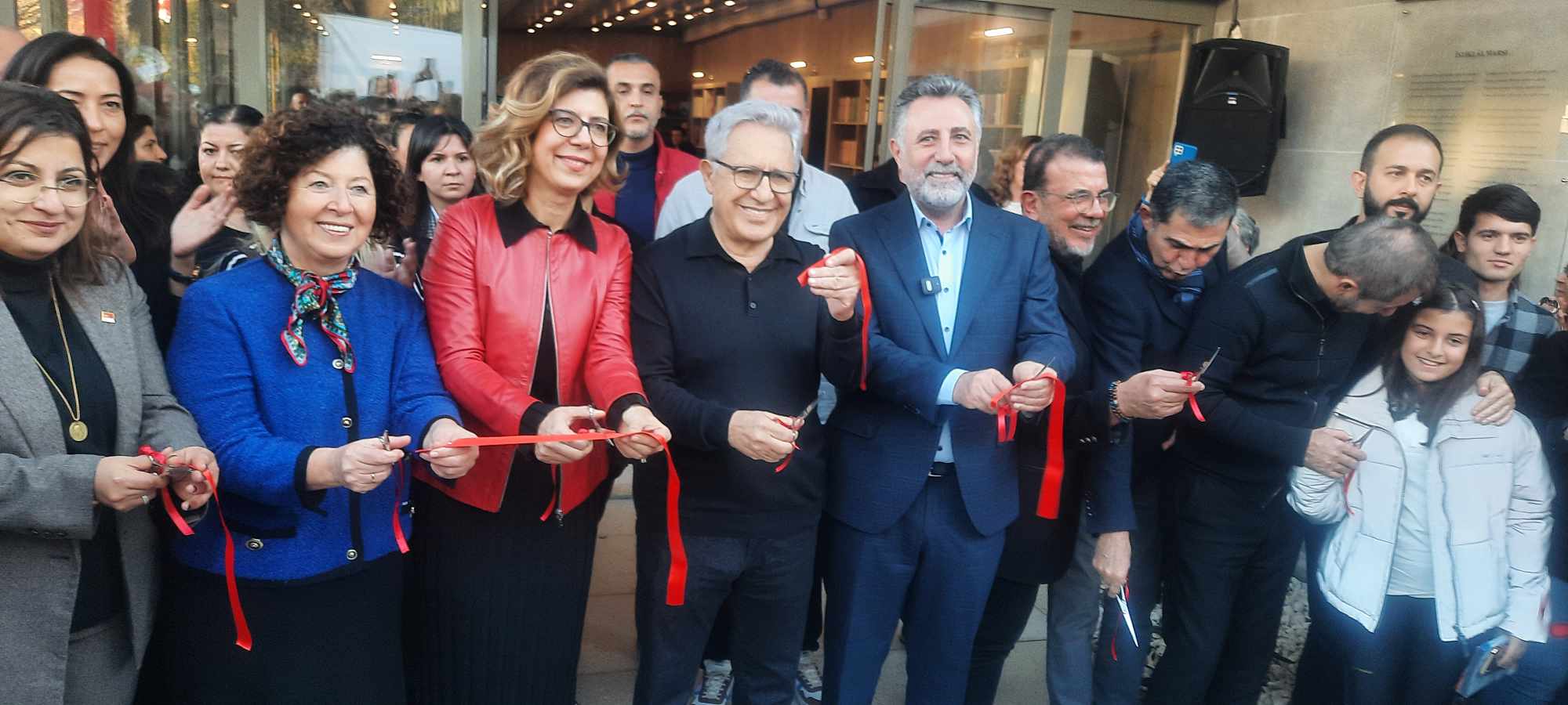 Matematik Parkı ve Zülfü Livaneli Kütüphanesi açıldı